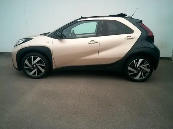 AYGO X